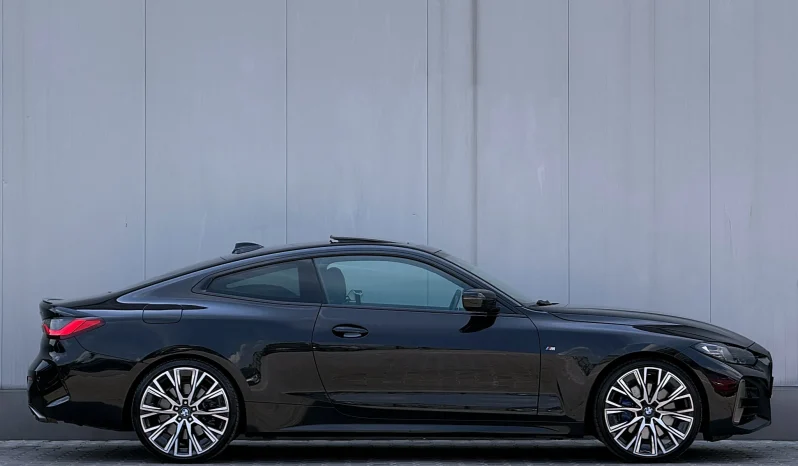 
								BMW M4 M440i xDrive AT MHEV full									