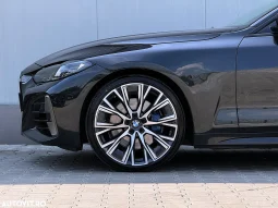 
										BMW M4 M440i xDrive AT MHEV full									