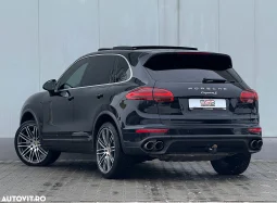 
										Porsche Cayenne S Platinum Edition full									