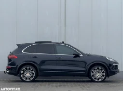 
										Porsche Cayenne S Platinum Edition full									