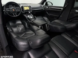 
										Porsche Cayenne S Platinum Edition full									