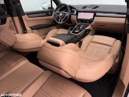 
										Porsche Cayenne Tiptronic S full									