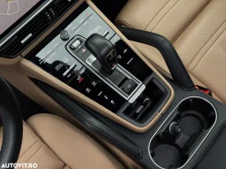 
										Porsche Cayenne Tiptronic S full									