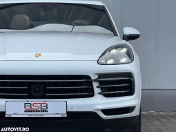 
										Porsche Cayenne Tiptronic S full									