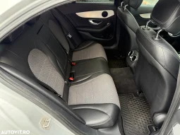 
										Mercedes-Benz C 220 (BlueTEC) d 7G-TRONIC Avantgarde full									