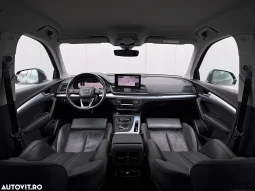 
										Audi Q5 40 TDI quattro S tronic sport full									