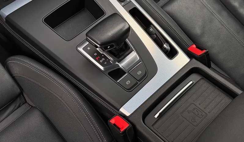 
								Audi Q5 40 TDI quattro S tronic sport full									