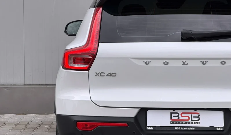 
								Volvo XC 40 D3 AWD R-Design full									