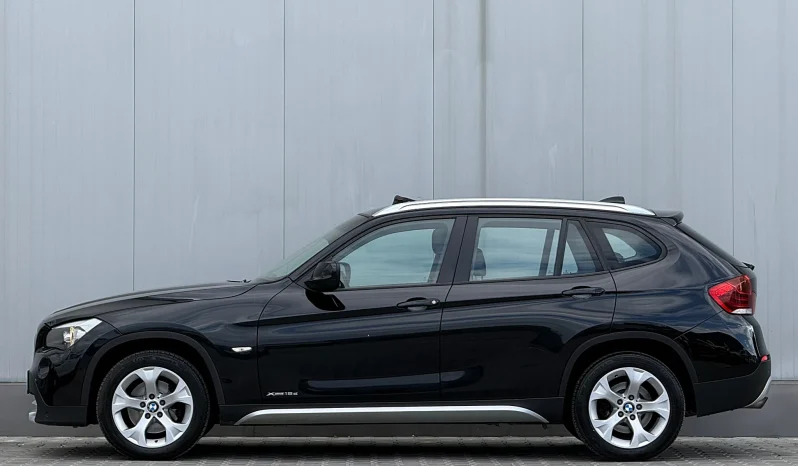 
								BMW X1 xDrive18d full									