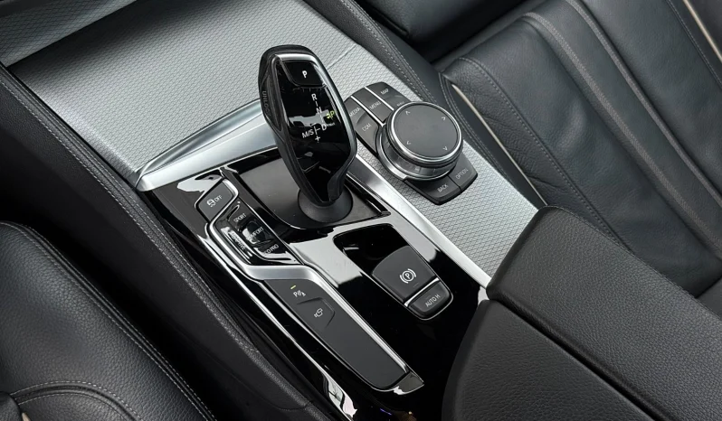 
								BMW Seria 5 540d xDrive AT full									