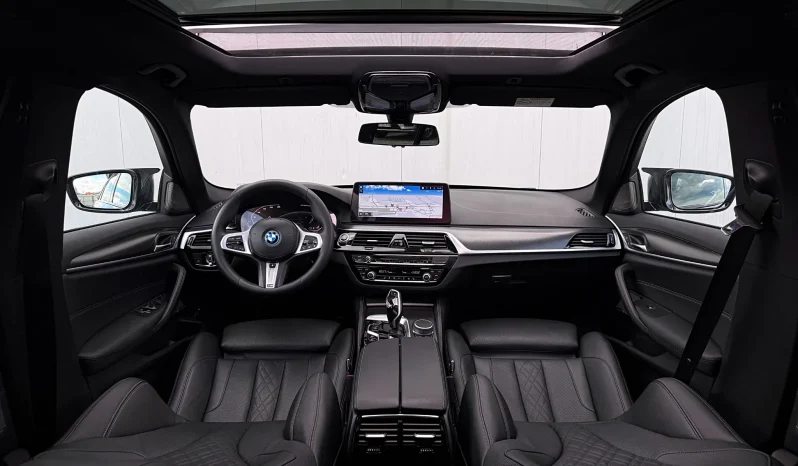 
								BMW Seria 5 530e xDrive Aut. M Sport Edition full									