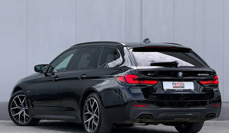 
								BMW Seria 5 530e xDrive Aut. M Sport Edition full									