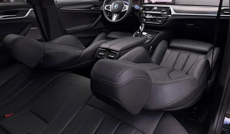 
								BMW Seria 5 530e xDrive Aut. M Sport Edition full									