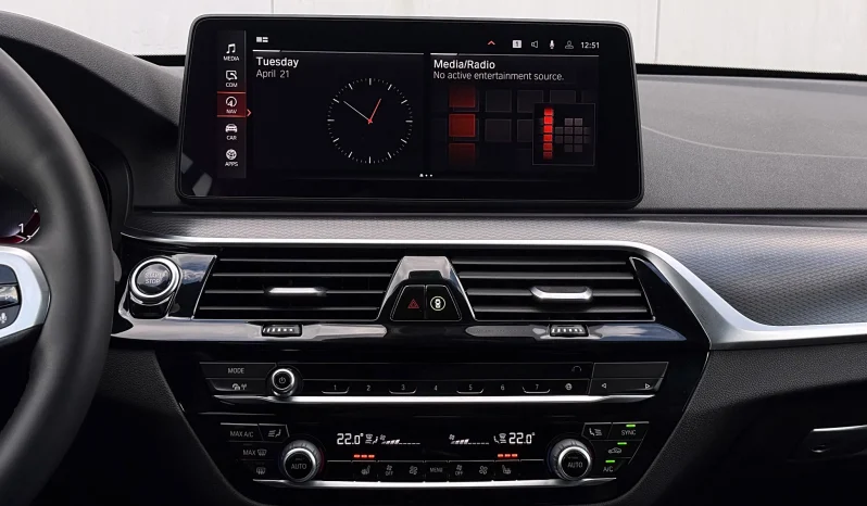 
								BMW Seria 5 530e xDrive Aut. M Sport Edition full									