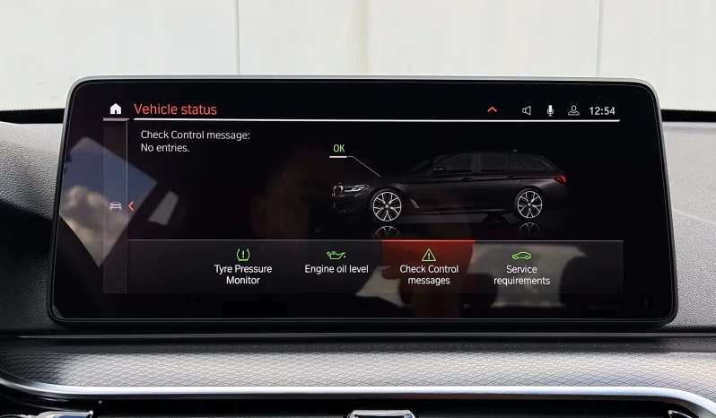 
								BMW Seria 5 530e xDrive Aut. M Sport Edition full									