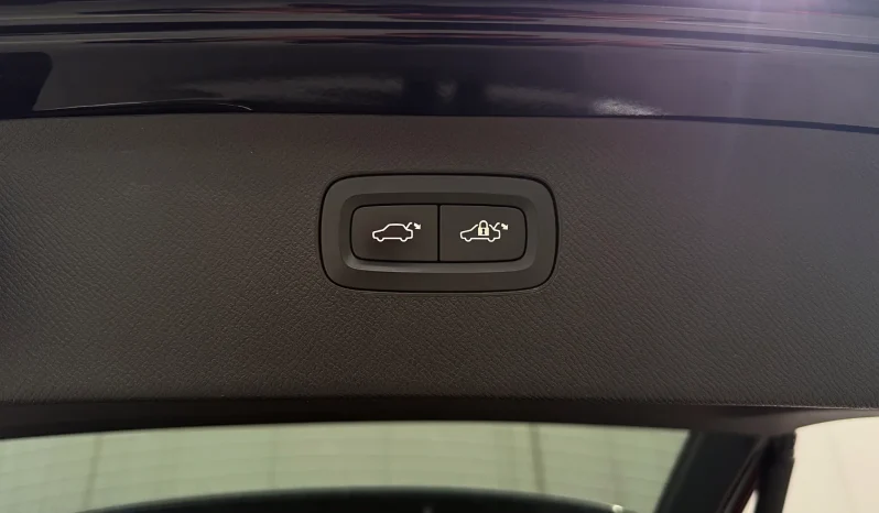 
								Volvo XC 90 B5 D AWD Geartronic Inscription full									