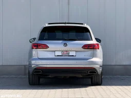 
										Volkswagen Touareg V6 e-Hybrid OPF 4Motion Aut. Elegance FINAL EDITION full									