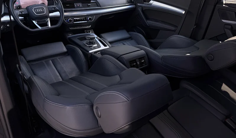 
								Audi Q5 50 TFSIe quattro S tronic S line business full									