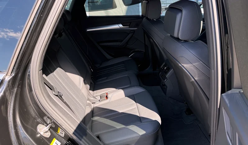 
								Audi Q5 50 TFSIe quattro S tronic S line business full									