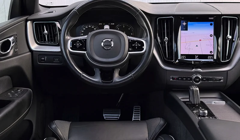 
								Volvo XC 60 B4 D AWD Geartronic RDesign full									