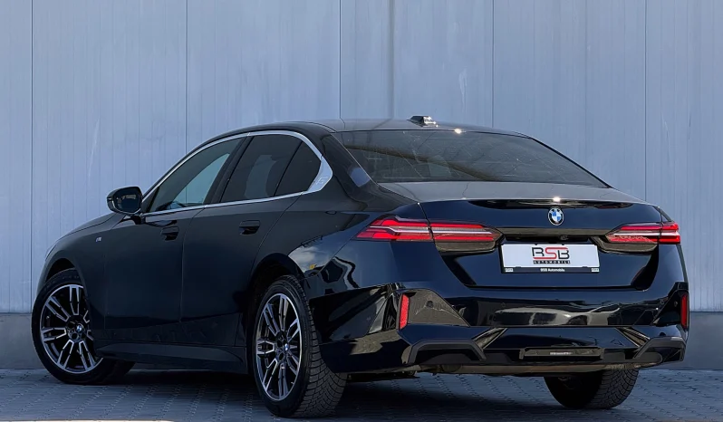 
								BMW Seria 5 520i AT MHEV full									