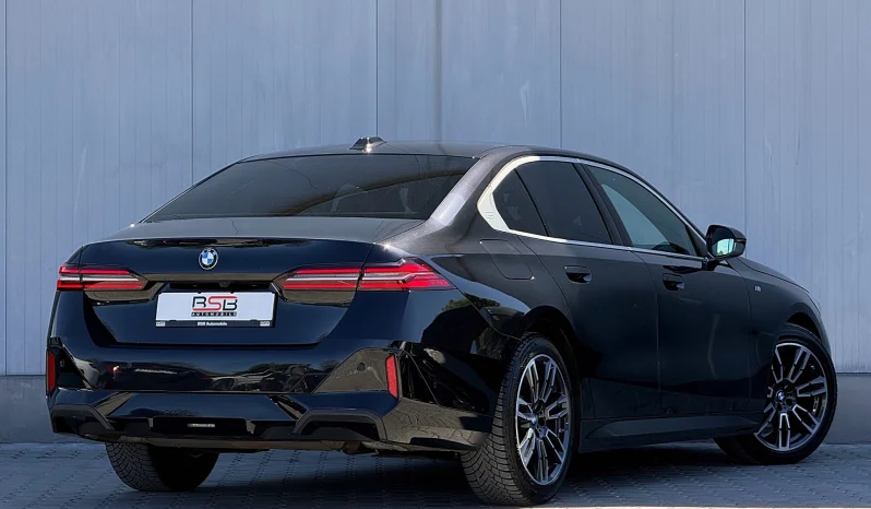 
								BMW Seria 5 520i AT MHEV full									