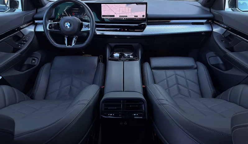 
								BMW Seria 5 520i AT MHEV full									