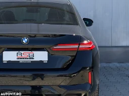 
										BMW Seria 5 520i AT MHEV full									
