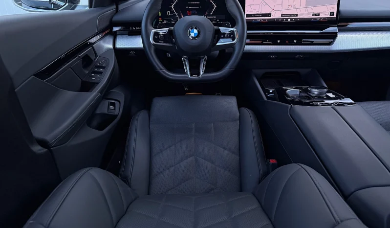 
								BMW Seria 5 520i AT MHEV full									