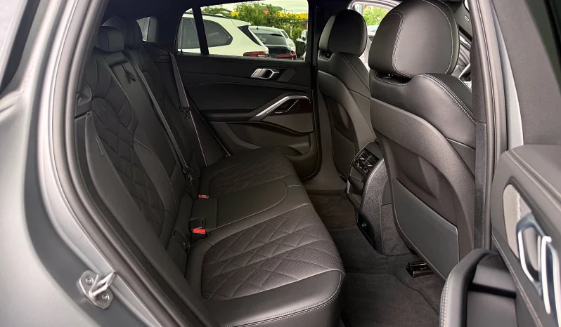 
								BMW X6 xDrive30d AT MHEV full									
