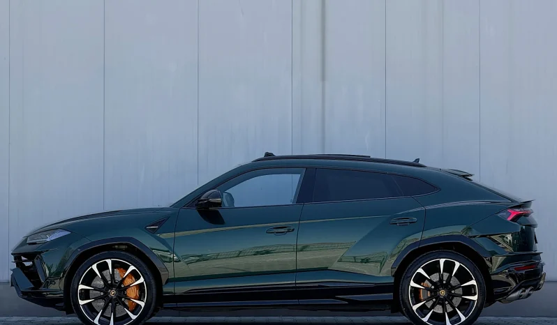 
								Lamborghini URUS Standard full									