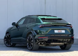 
										Lamborghini URUS Standard full									