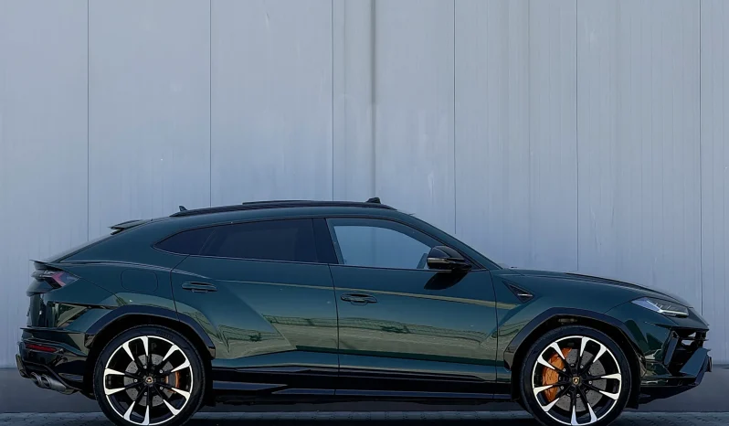 
								Lamborghini URUS Standard full									