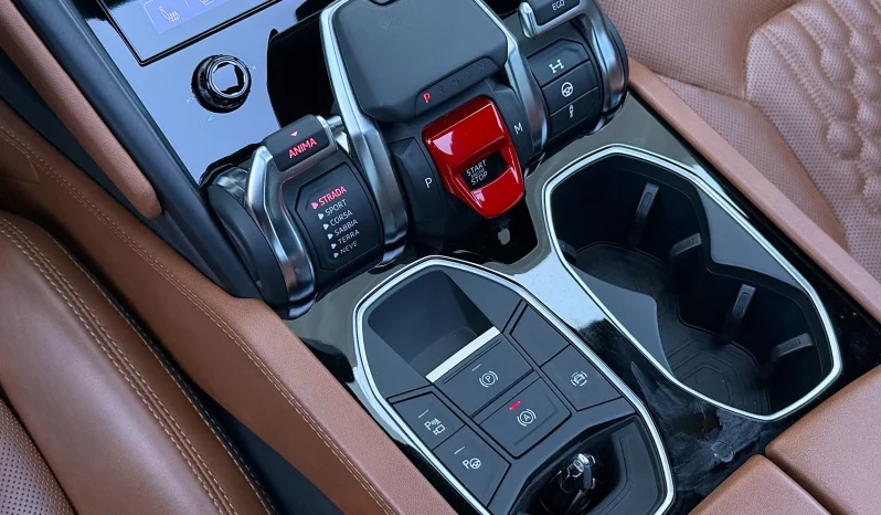 
								Lamborghini URUS Standard full									