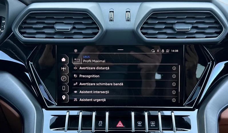 
								Lamborghini URUS Standard full									