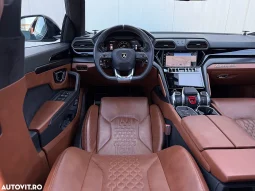 
										Lamborghini URUS Standard full									