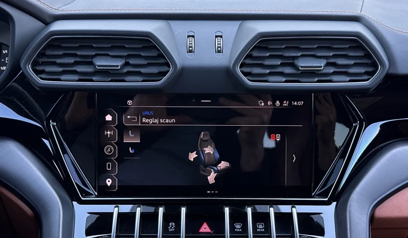 
								Lamborghini URUS Standard full									