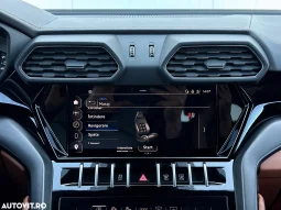 
										Lamborghini URUS Standard full									