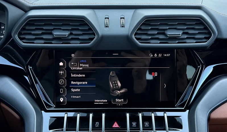
								Lamborghini URUS Standard full									