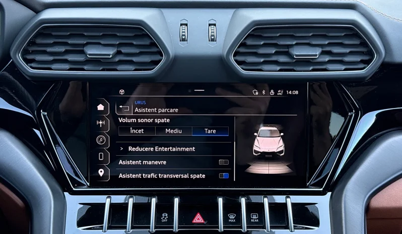 
								Lamborghini URUS Standard full									