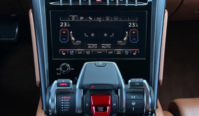 
								Lamborghini URUS Standard full									