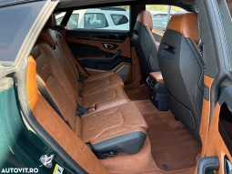 
										Lamborghini URUS Standard full									