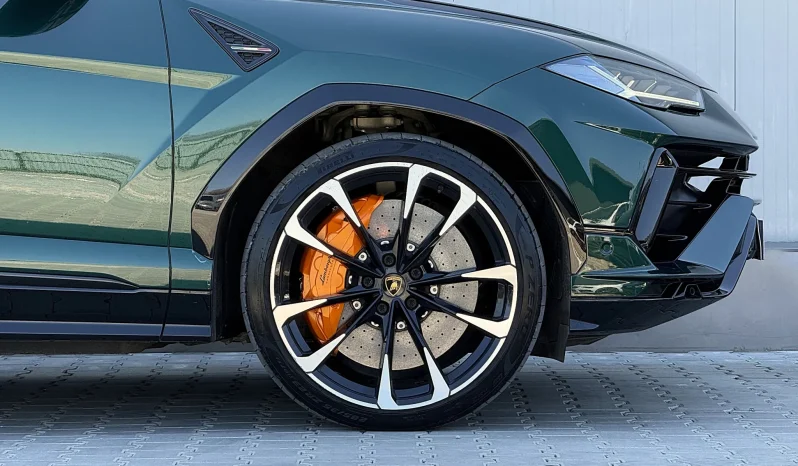 
								Lamborghini URUS Standard full									
