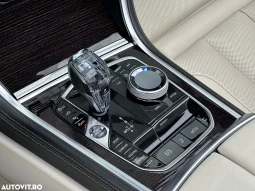
										BMW Seria 8 full									