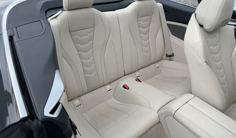 
								BMW Seria 8 full									