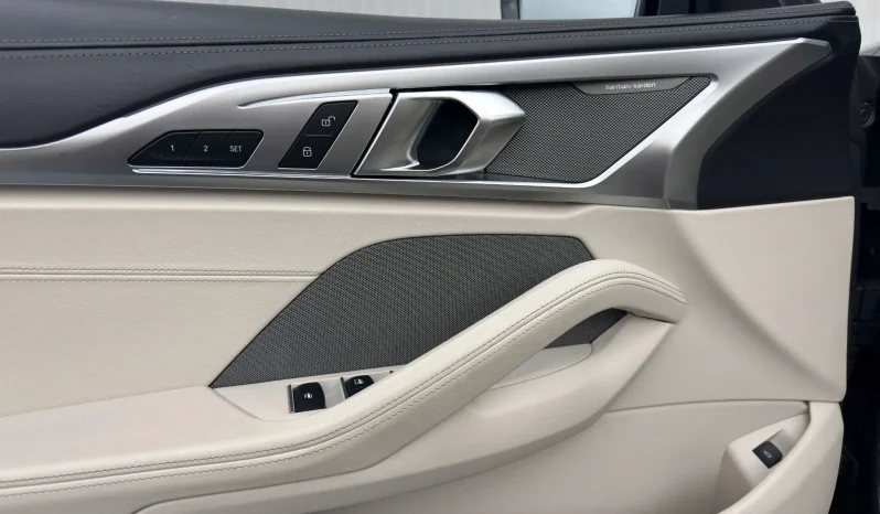 
								BMW Seria 8 full									