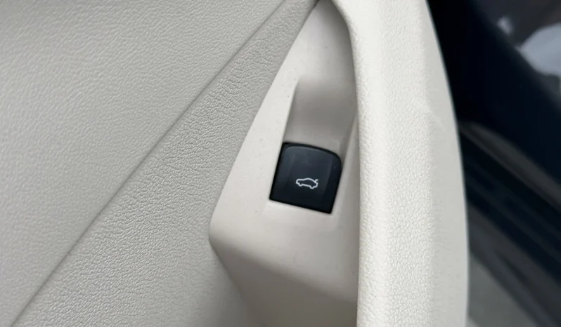 
								BMW Seria 8 full									