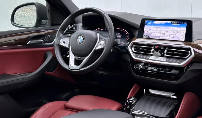 
								BMW X4 xDrive30i AT MHEV full									