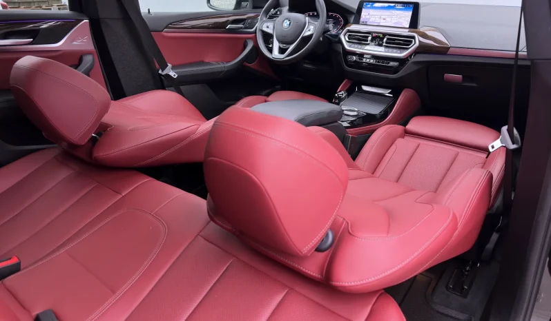 
								BMW X4 xDrive30i AT MHEV full									