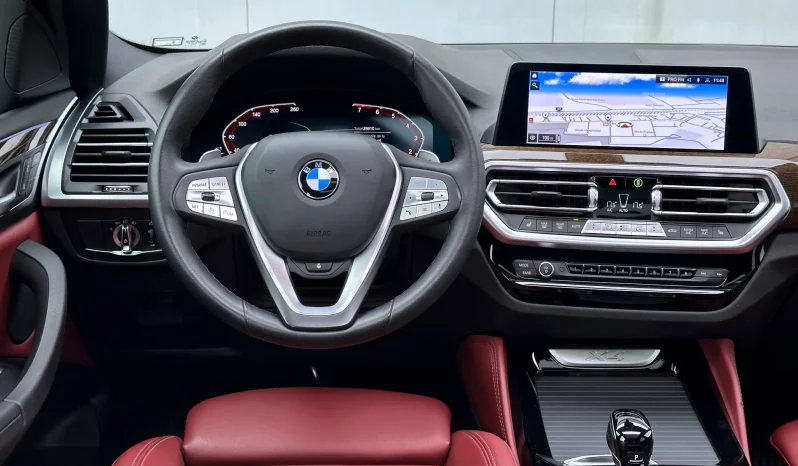 
								BMW X4 xDrive30i AT MHEV full									